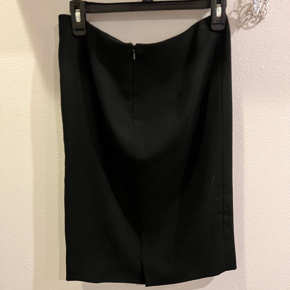 EUC BLACK VALENTINO PENCIL SKIRT SIZE 8 - Picture 3 of 4